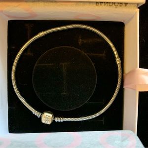NWOT Pandora Sterling Sliver Snake Charm Bracelet 9” Barrel Clasp